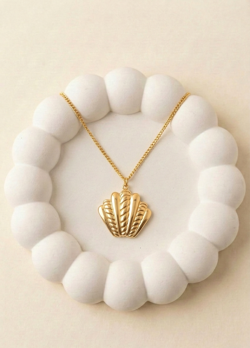 Sea Breeze Shell Necklace
