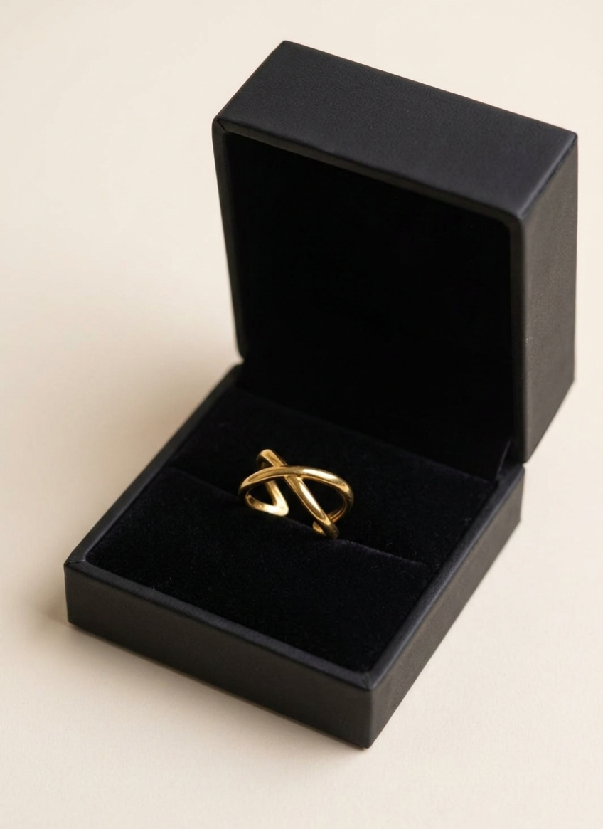 Elegant Criss-Cross Ring