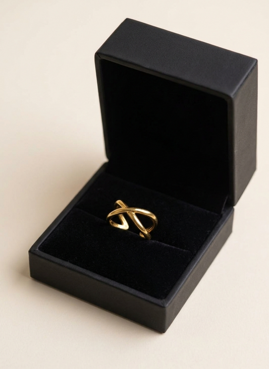 Elegant Criss-Cross Ring
