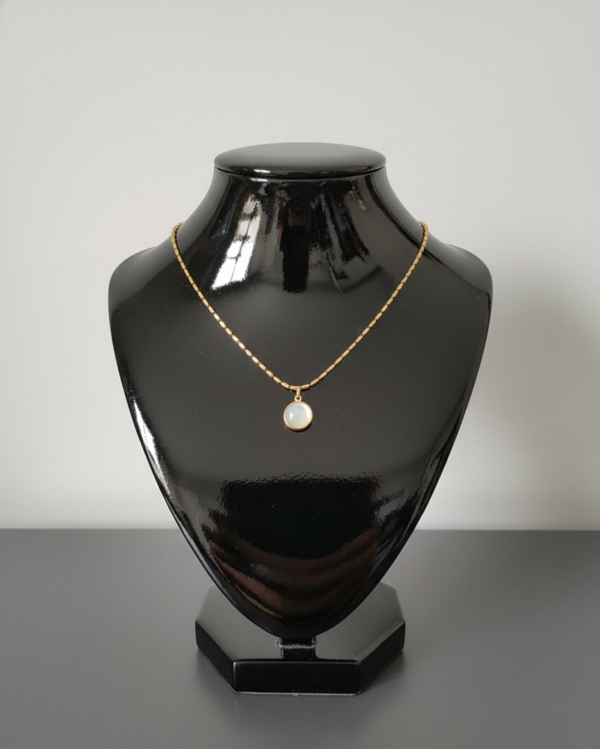 Elegant Gem Halo Necklace