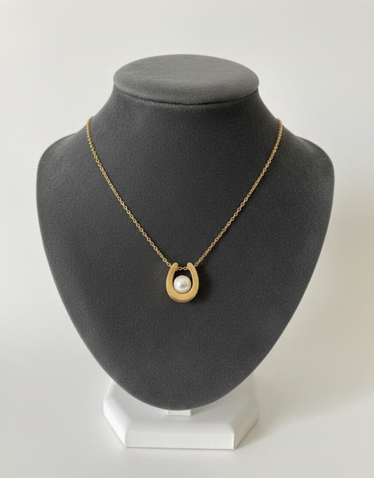 Aura Pearl Necklace